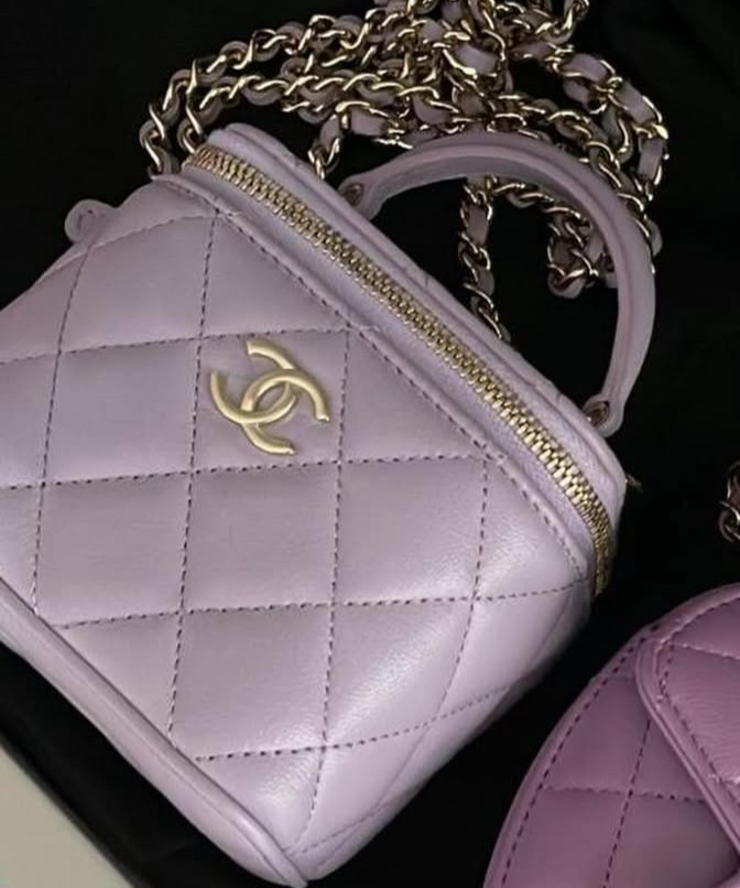 24SS★新色ライラック/可愛い♡【CHANEL】ミニヴァニティ ギフトにも!【CHANEL】ライラック ヴァニティバッグ 便利な鏡付