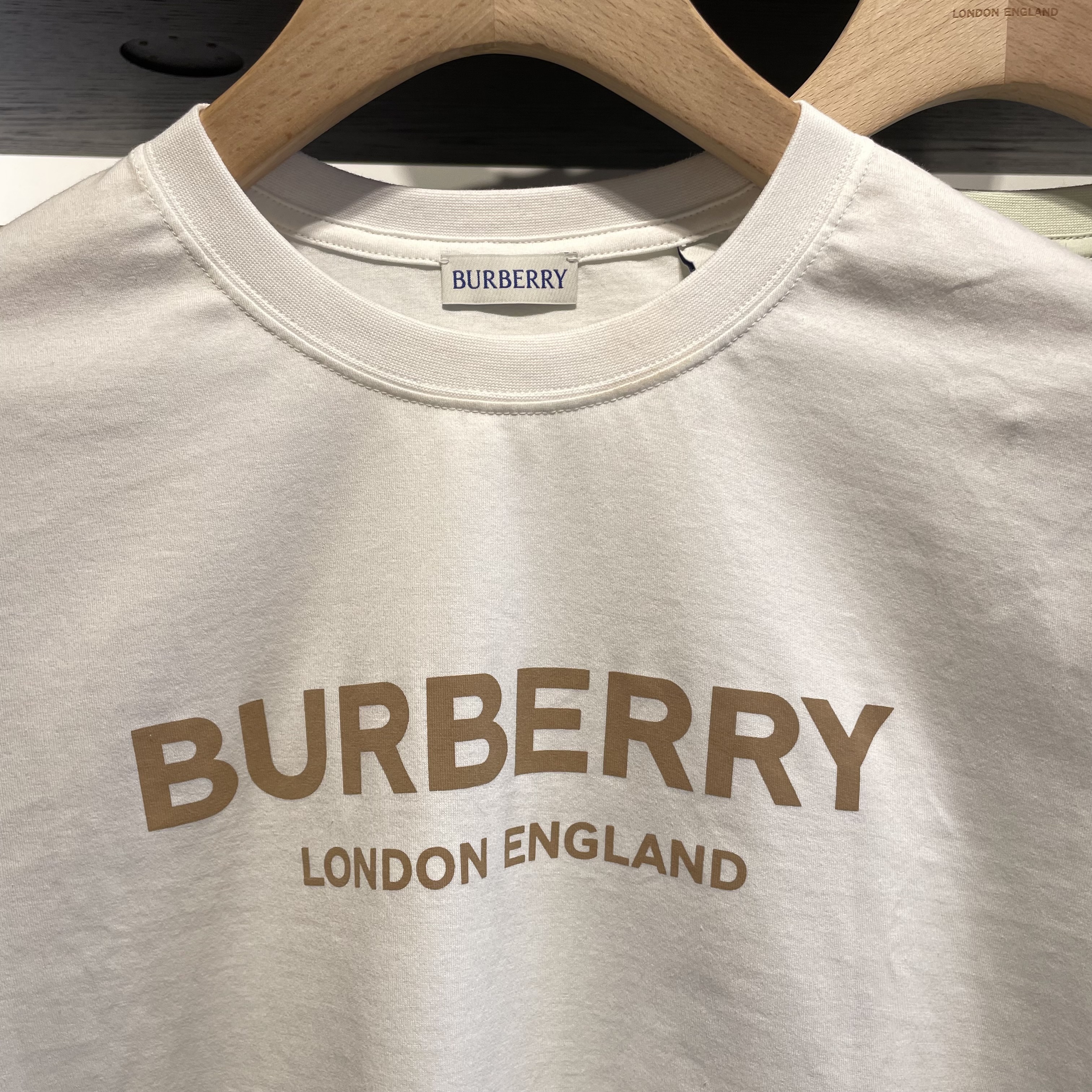 BURBERRY☆DHL発送♪コットンTシャツ☆ELLISON PRT BURBERRY☆DHL発送♪コットンTシャツ☆ELLISON PRT (Burberry/T