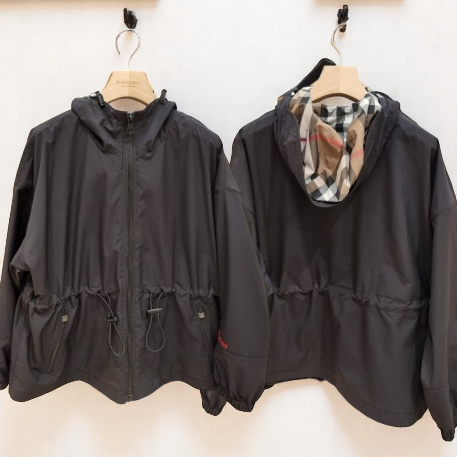 《Burberry》フード ジップアップ ジャケット