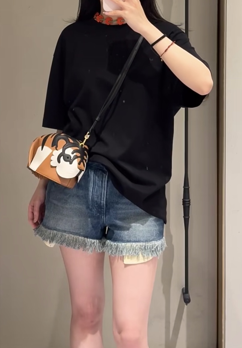 夏にはきたいショートパンツ《LOEWE》アナグラム デニムショーツ