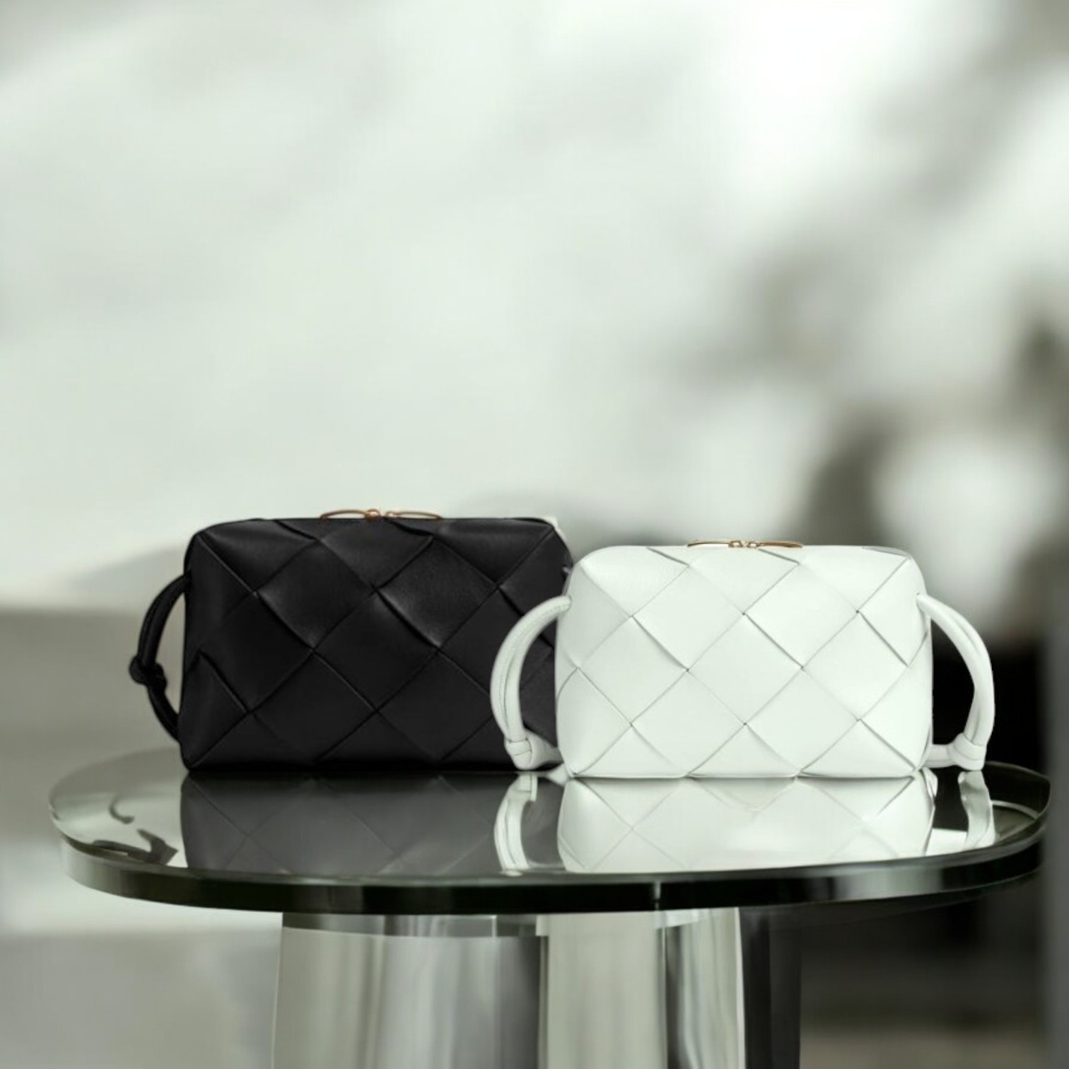 直営店‐BOTTEGA VENETA‐ Cassette カメラバッグ
