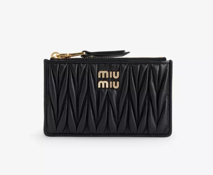 【完売必至】MiuMiu キルティングナッパレザーウォレットポーチ 完売必至】MiuMiu キルティングナッパレザーウォレットポーチ