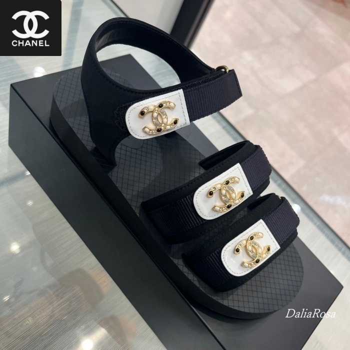 可愛いCCロゴ超軽量♡【CHANEL】ベルクロ サンダル