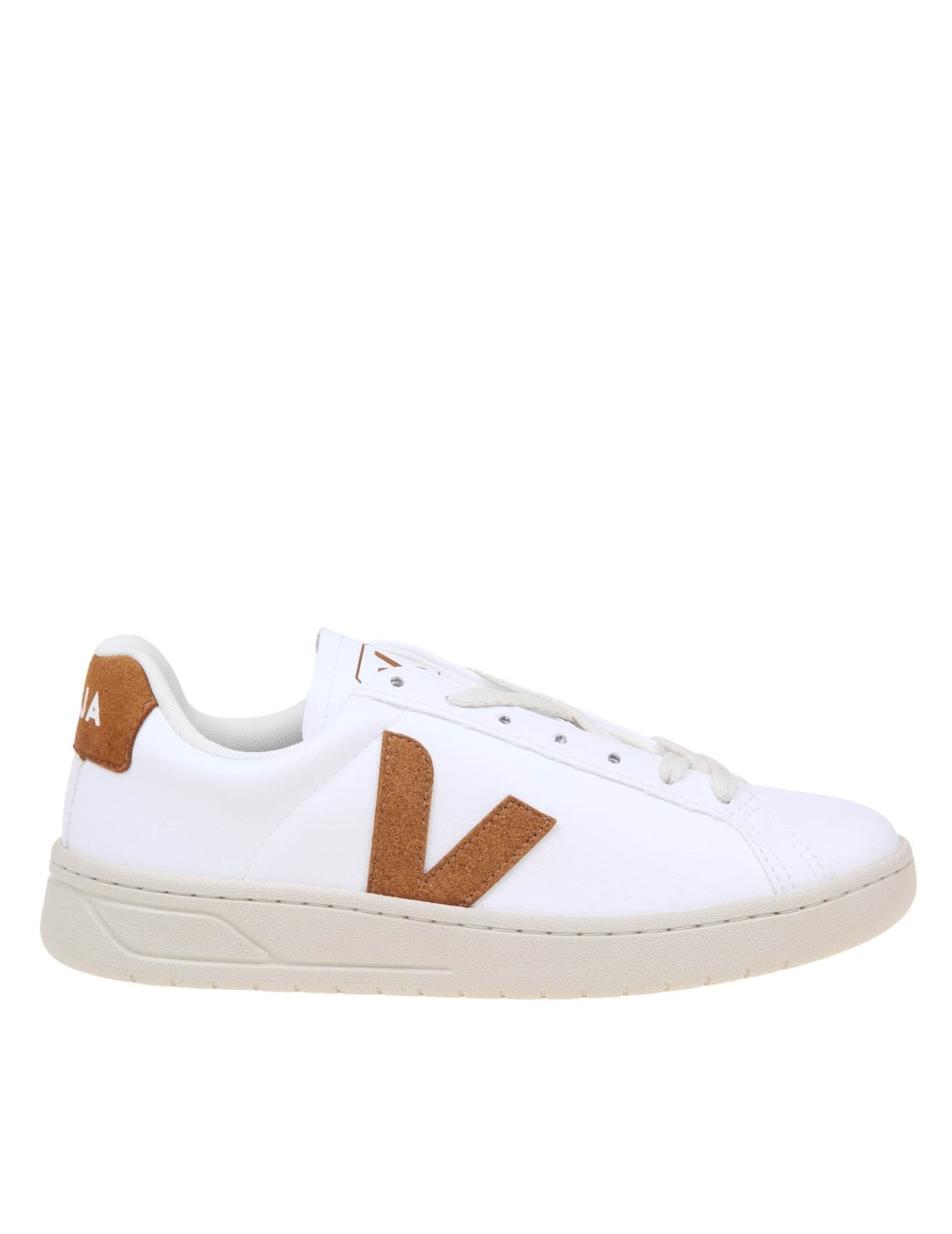 【送料&関税込】Veja Urca Sneakers In White Coated Cotton