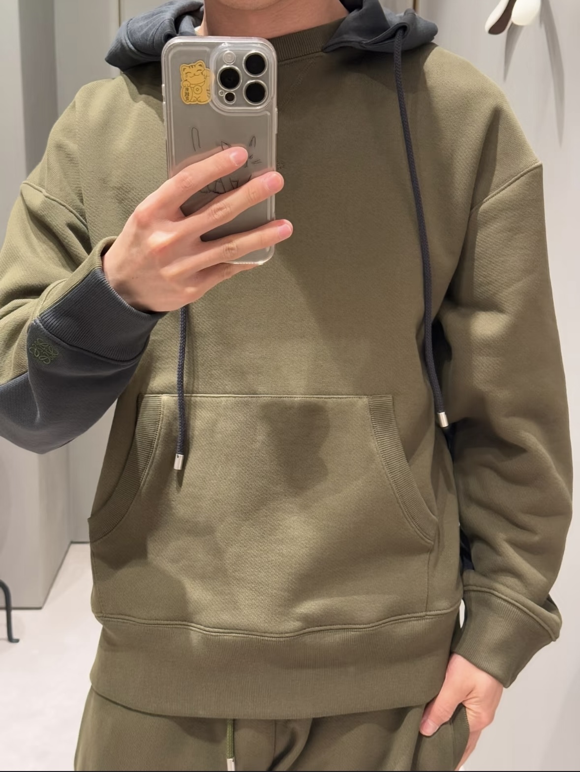 カジュアルスタイルに《LOEWE》中厚コットンフリースパーカー