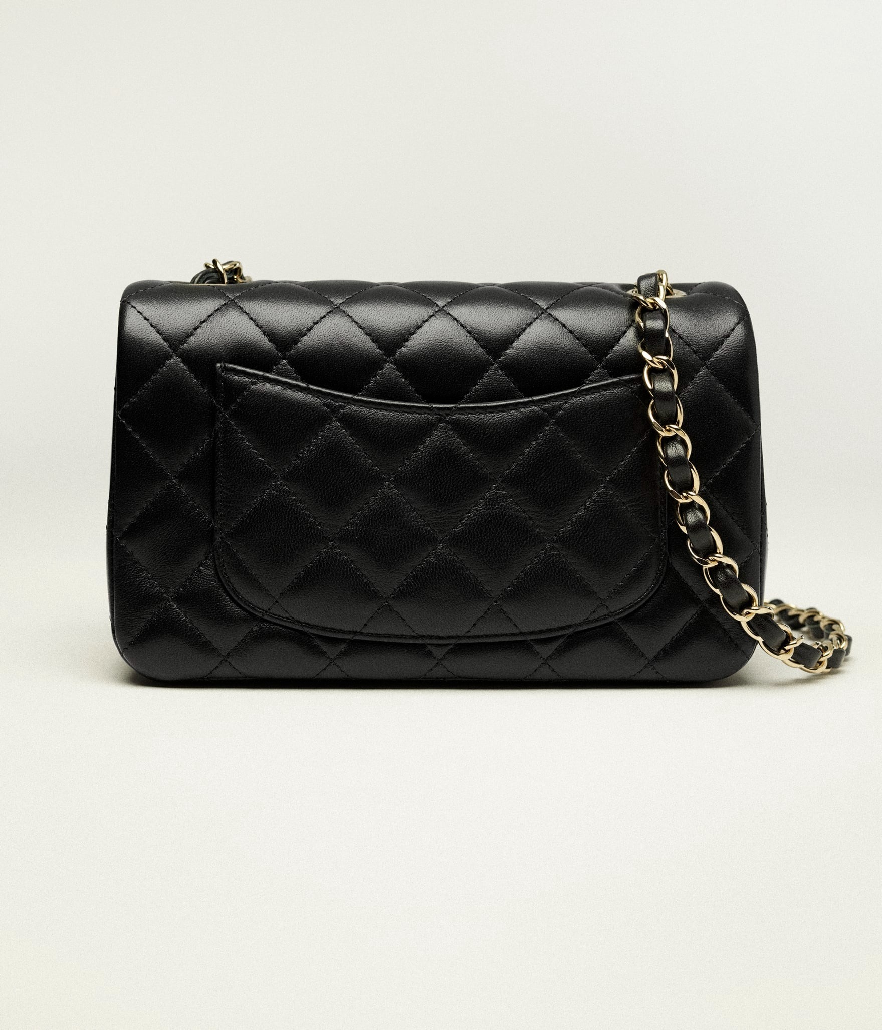 《CHANEL》出会えたらラッキー♪ ミニ クラシック ハンドバッグ