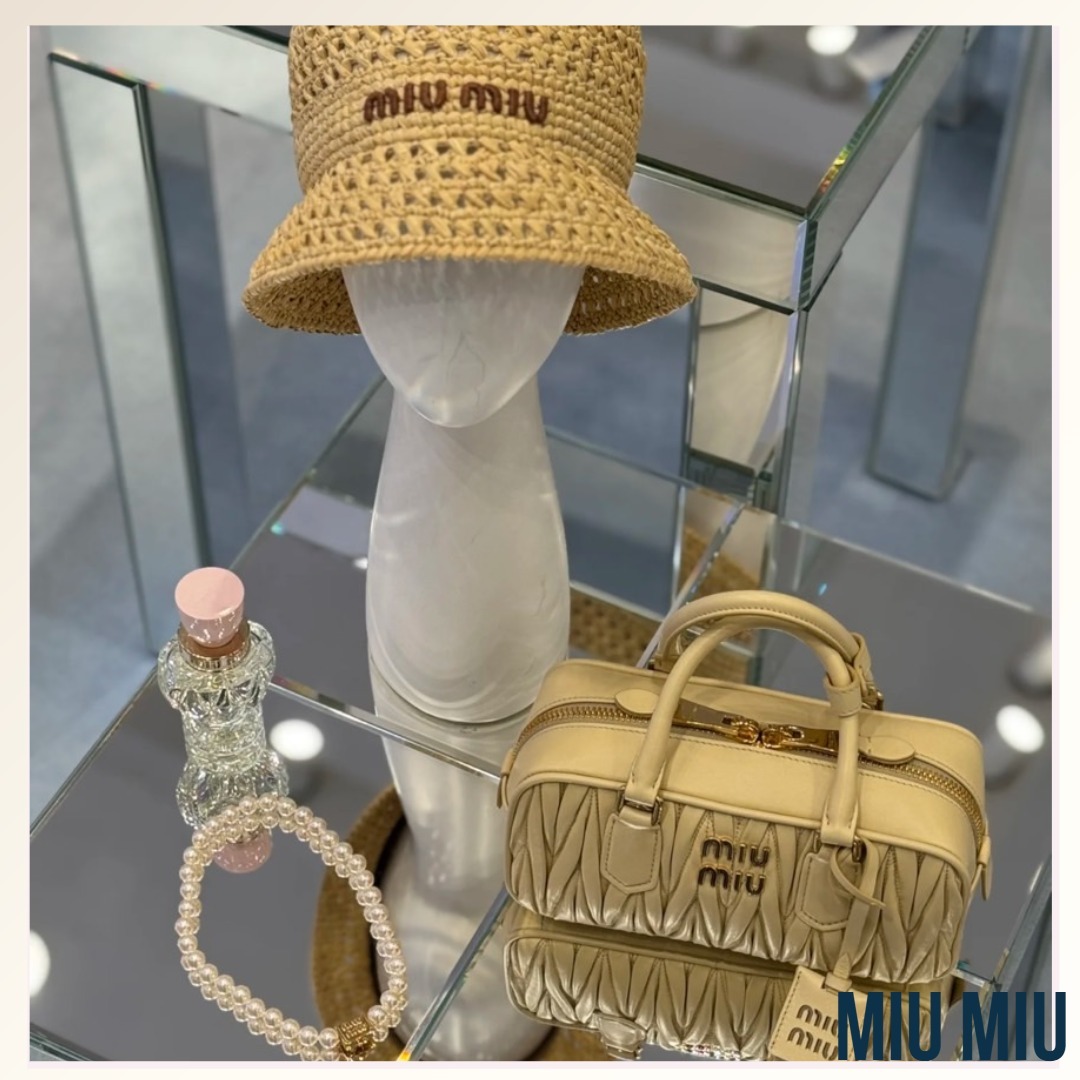 華やかな≪Miu Miu≫ Arcadie マトラッセ ナッパレザー バッグ