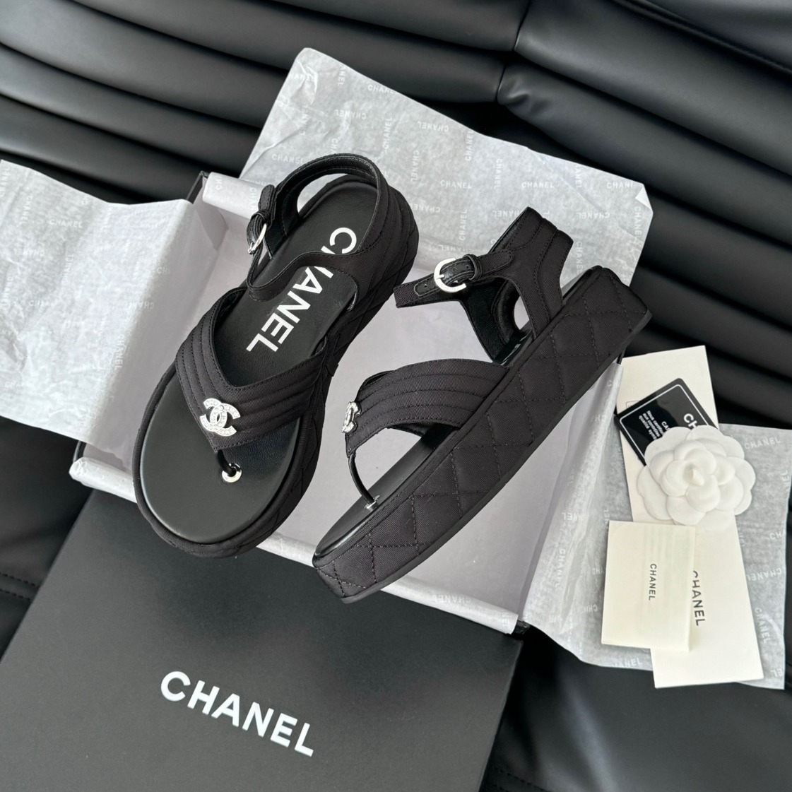 《CHANEL》人気モデル！ 25c サンダル