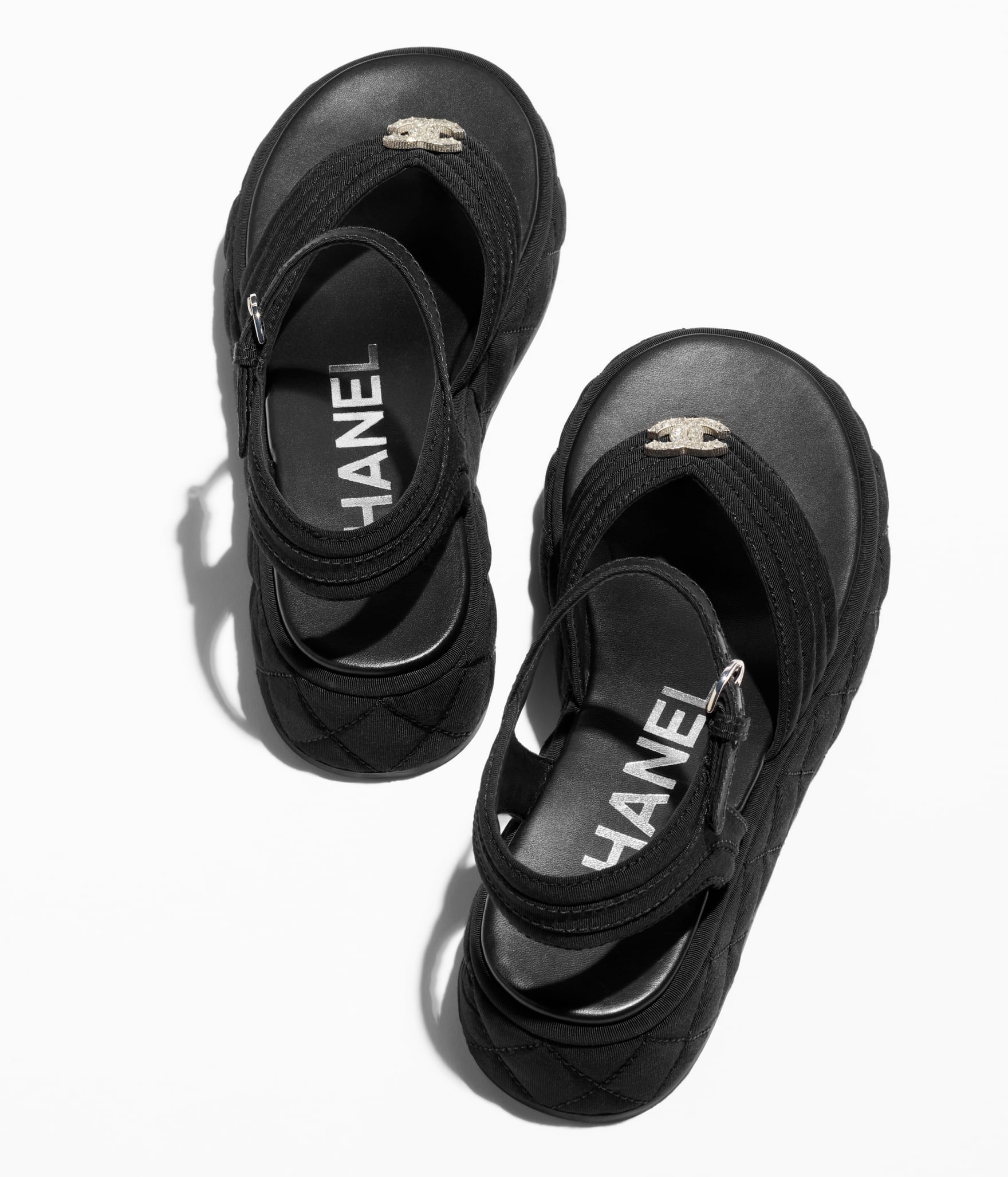 《CHANEL》人気モデル！ 25c サンダル