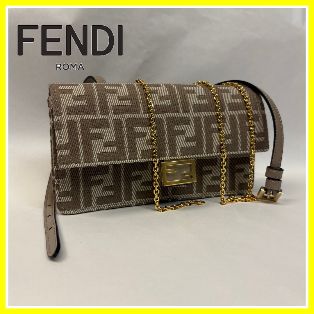 【FENDI】 ベージュデニム調FF ウォレットオンチェーンバゲット
