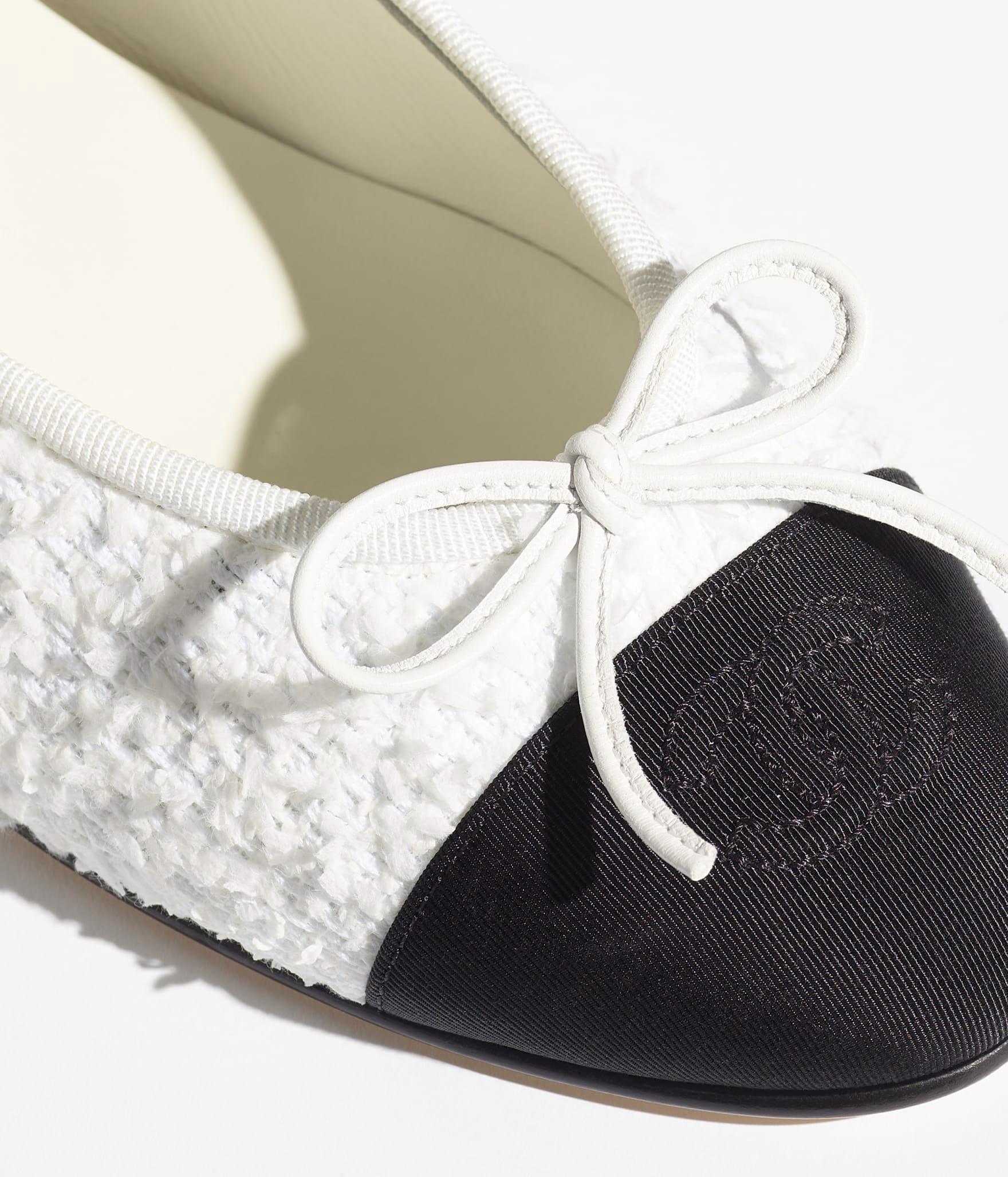 《CHANEL》夏服のアクセントに♪ バレリーナ