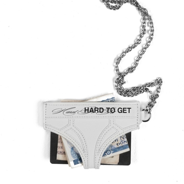 【604SERVICE】 HARD TO GET LEATHER THONG CARD HOLDER WHITE