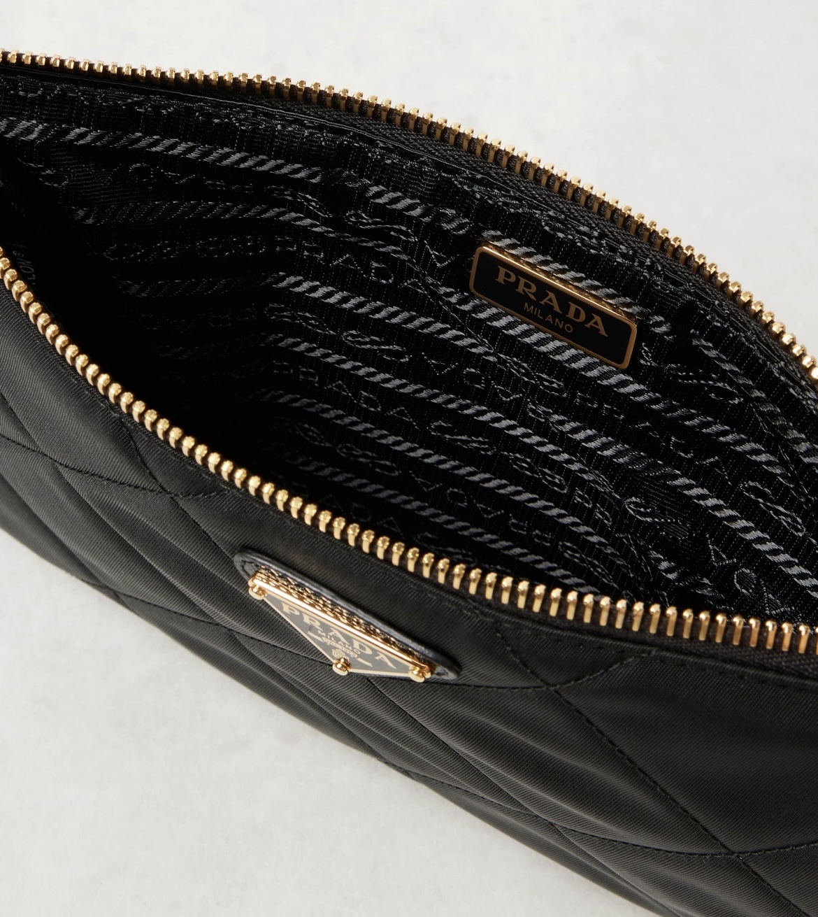 ★PRADA★関税込♪NEW♪Re-Edition 1995 Re-Nylon ポーチ ☆PRADA☆関税込♪NEW♪Re-Edition 1995 Re-Nylon ポーチ