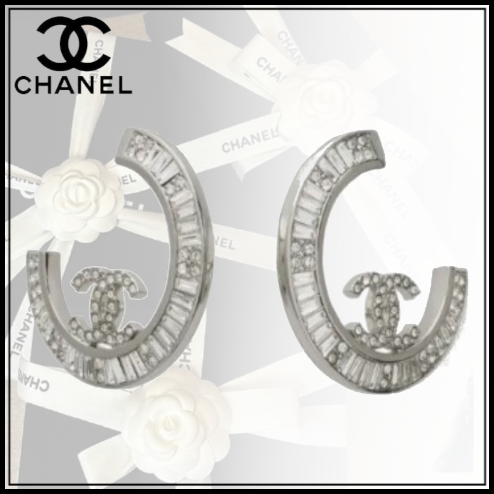 【視線を惹きつける繊細な輝き】CHANEL ピアス