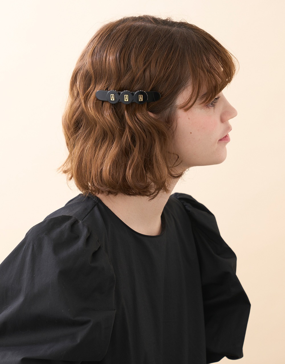 Alexandre de Paris ヘアアクセサリー MEDAILLON \"A\"