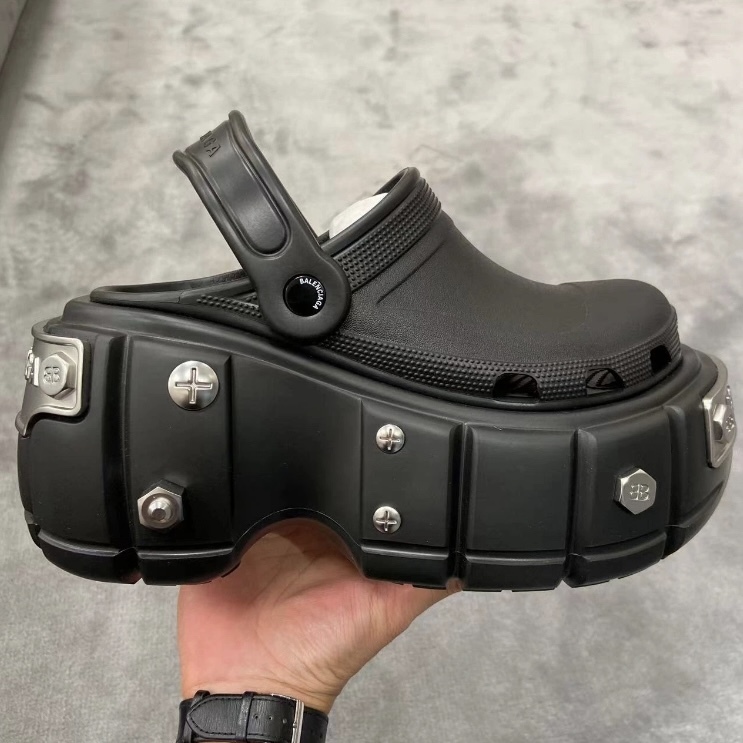 【 BALENCIAGA 】Hardcrocs ミュール
