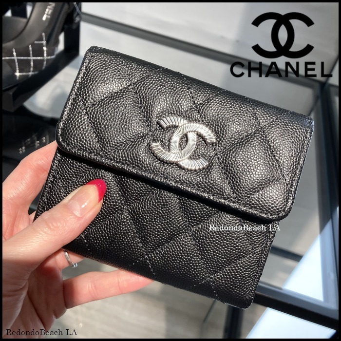 【気品溢れるシルバーCC】★CHANEL★三つ折り財布★中も可愛い★