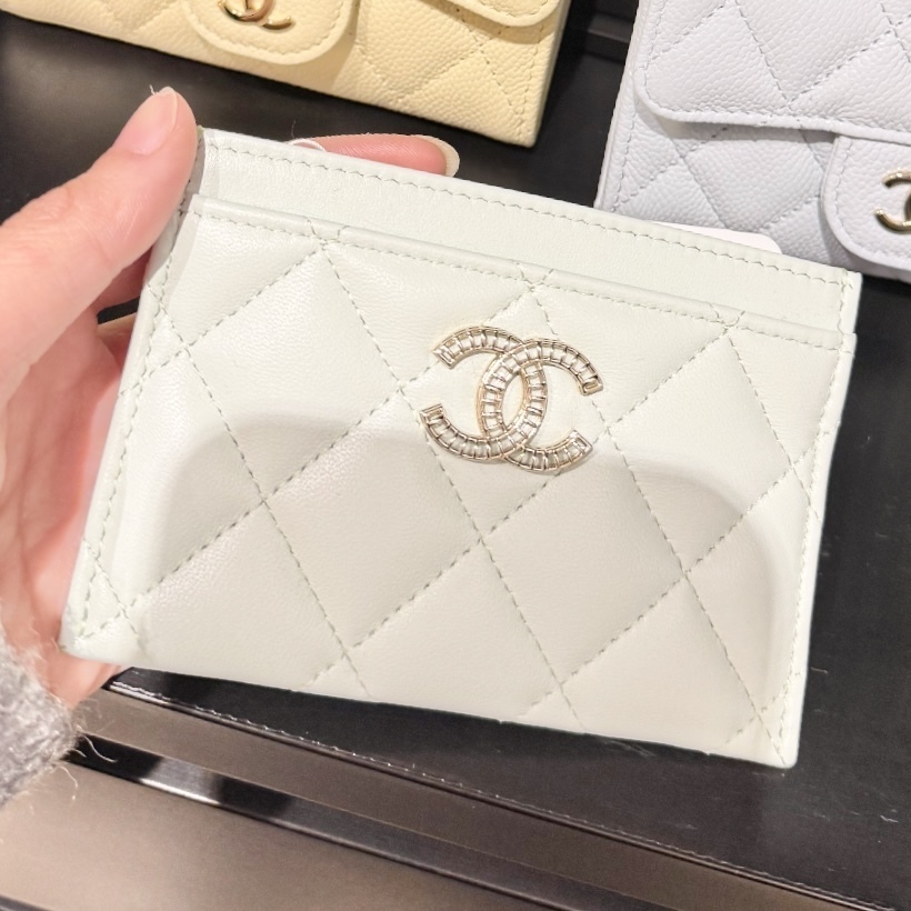 《上品で使いやすい限定CCロゴ♪》25S限定★CHANEL カードケース