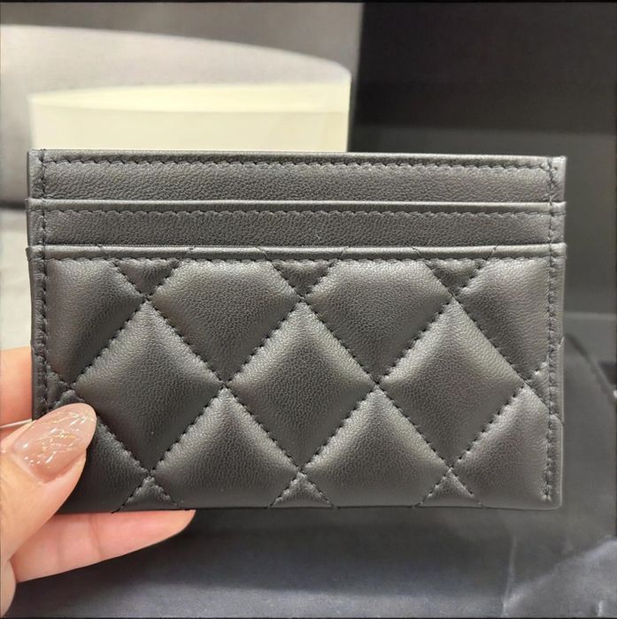 《上品で使いやすい限定CCロゴ♪》25S限定★CHANEL カードケース