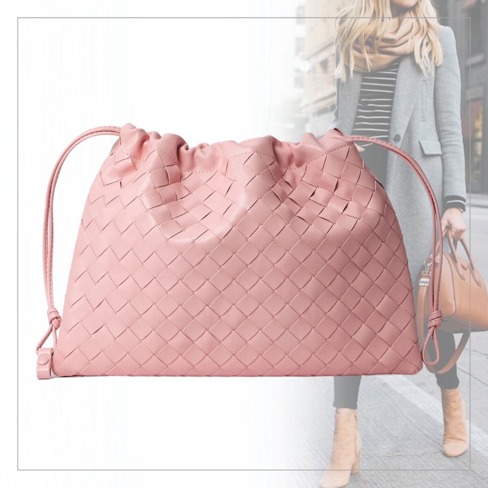 《かわいい》【BOTTEGA VENETA】イントレチャート ダストバッグ