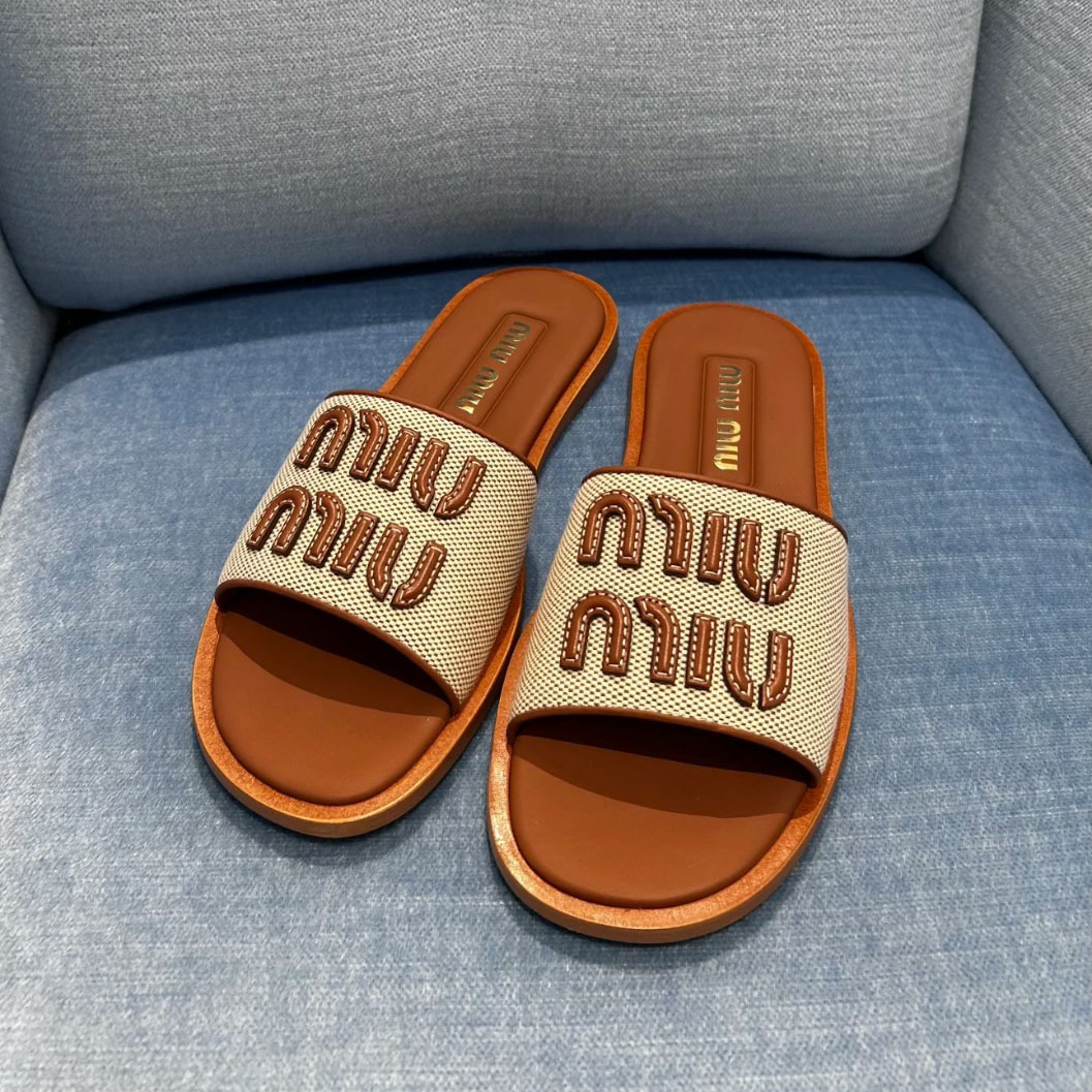 Miu Miu Canvas leather slides 関税込 ミュウミュウのスリッパ