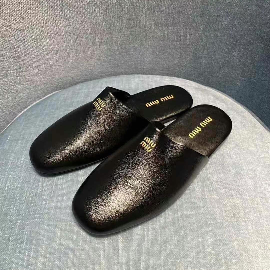 Miu Miu Leather slippers 関税込 ミュウミュウのスリッパ