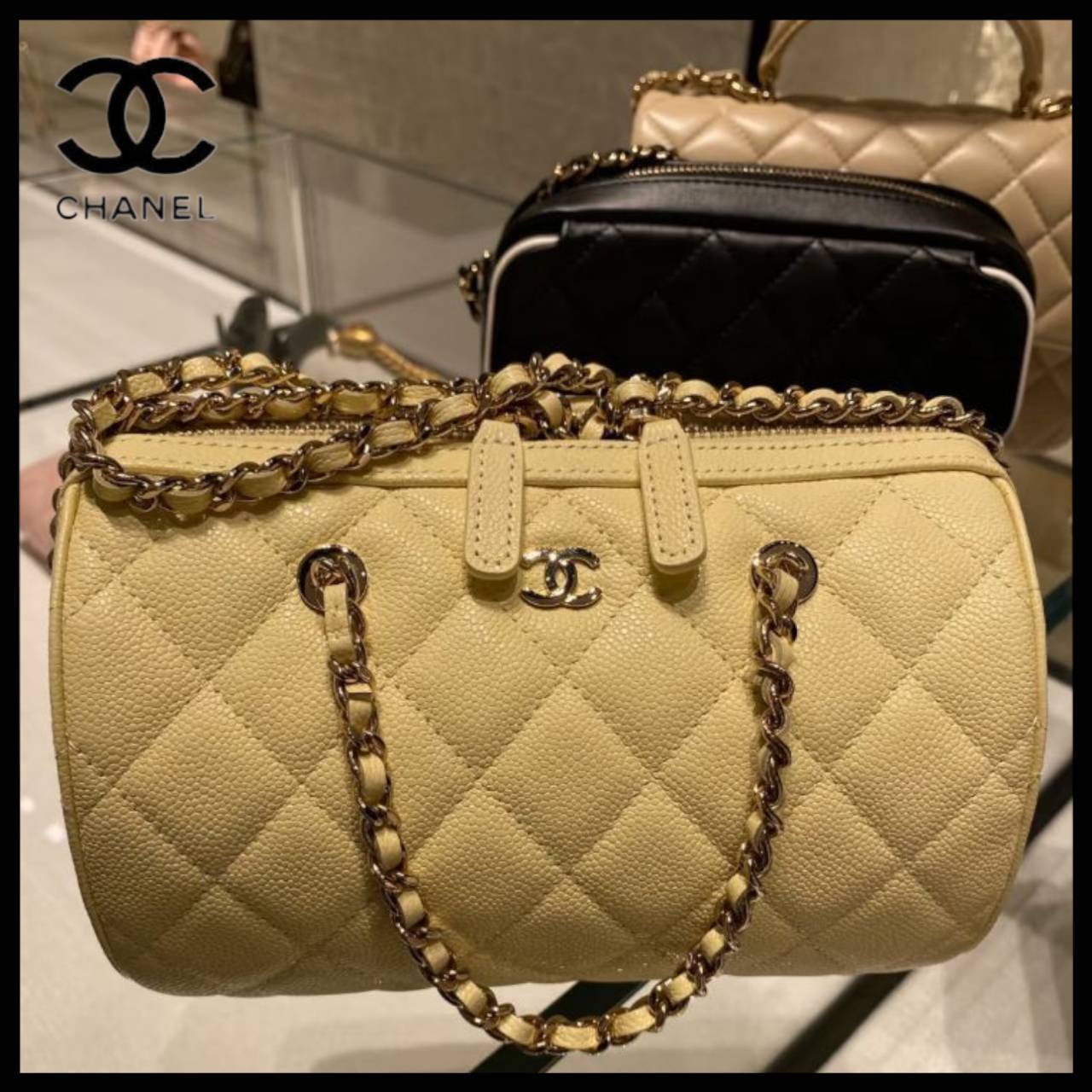 国内発送【可愛いフォルムがエレガント】CHANEL Wチェーンバッグ
