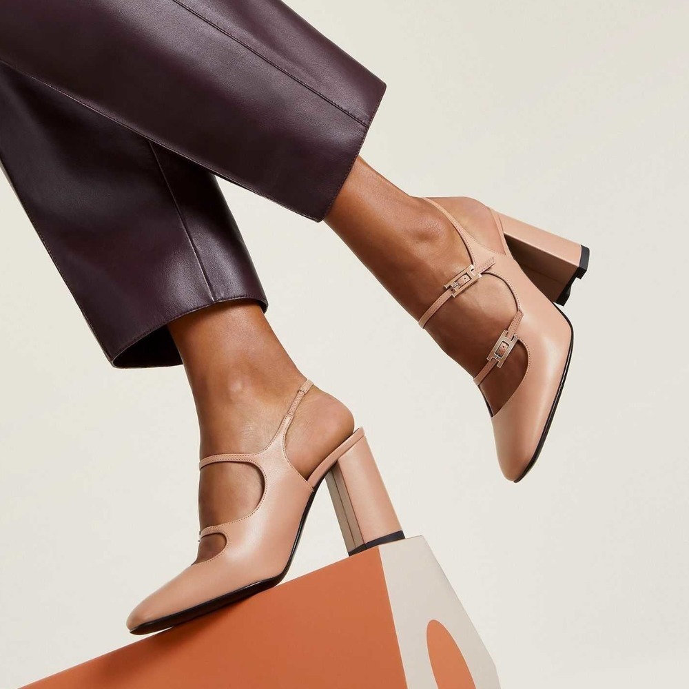 上品な一歩を☆【HERMES】《Jackie》 90 パンプス (HERMES
