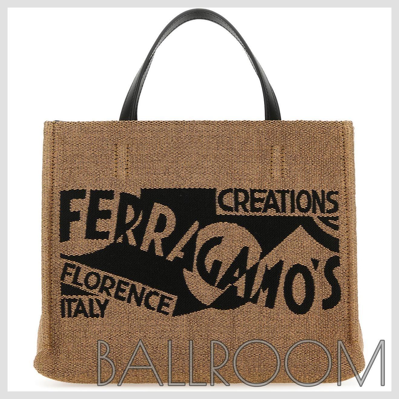 トートバッグ SALVATORE FERRAGAMO CAMEL RAFFIA SMALL TT SIGN SHOPPING BAG