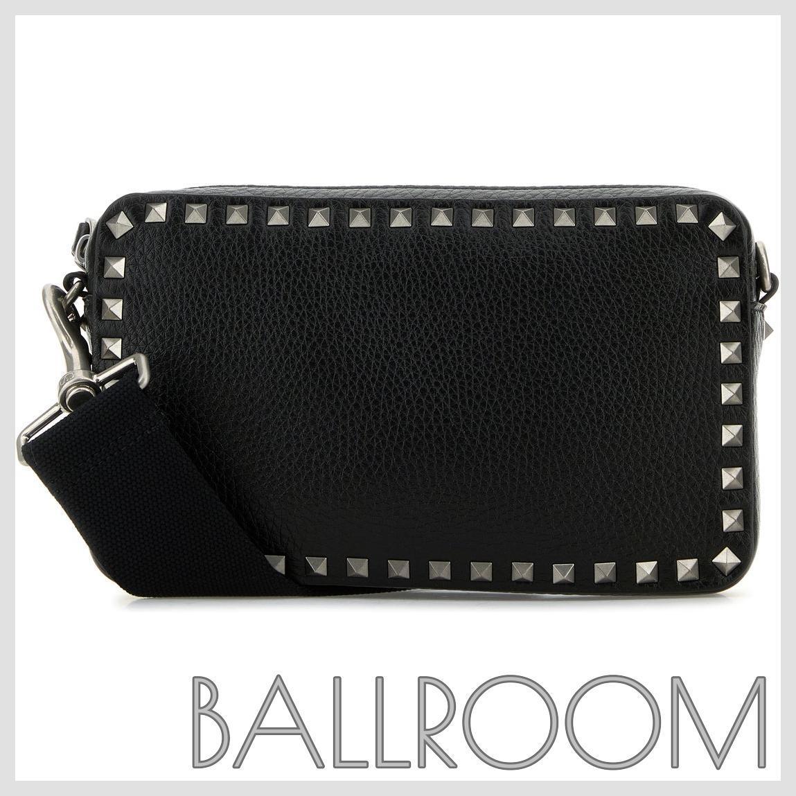 ショルダーバッグ VALENTINO BLACK LEATHER ROCKSTUD CROSSBODY BAG
