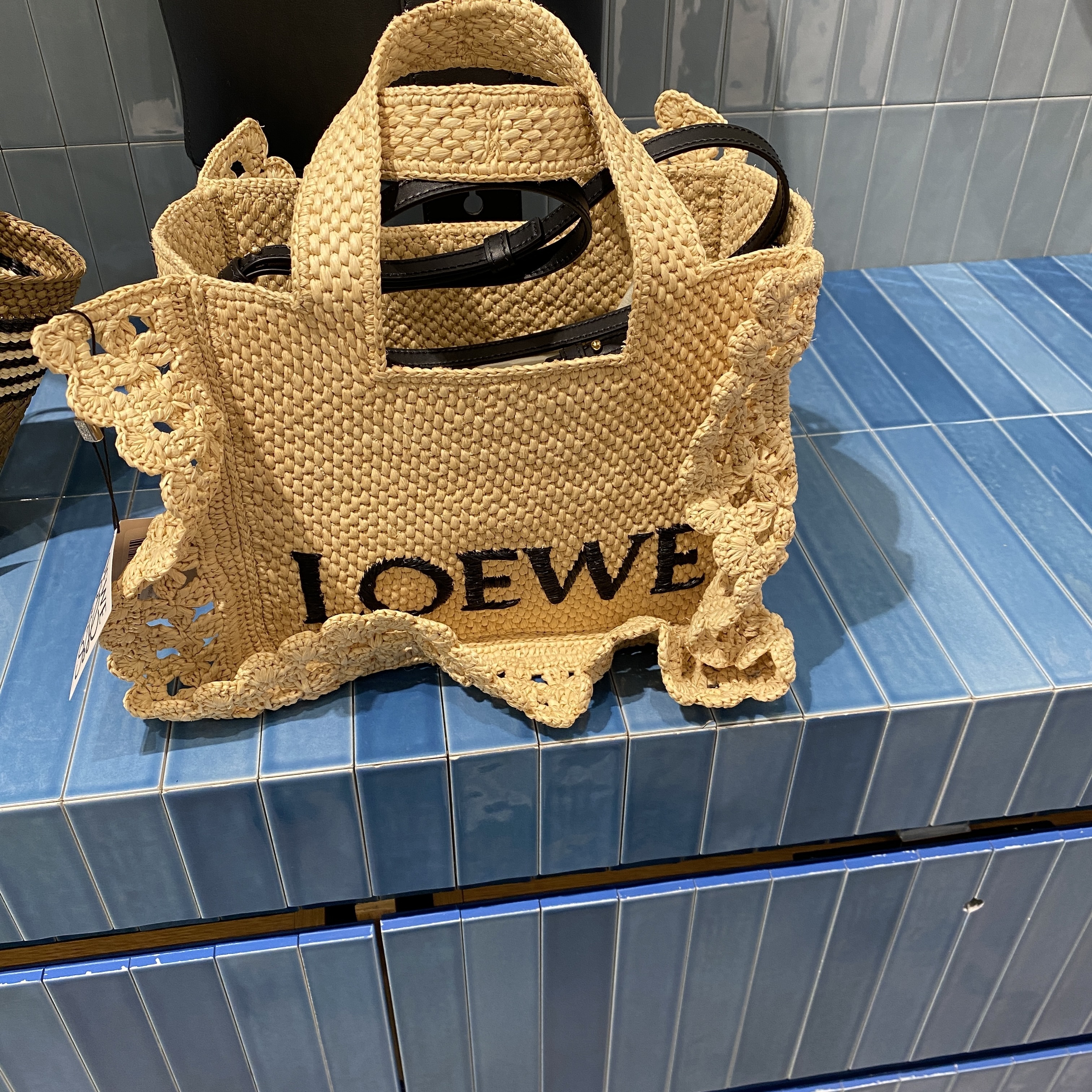 LOEWE☆ロエベフォント トート スモール（ラフィア）