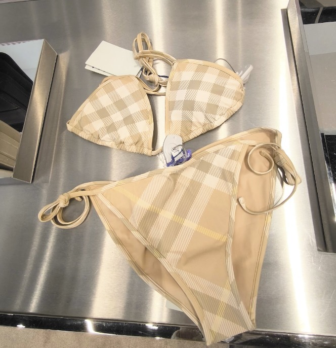 【BURBERRY】早い者勝ち トライアングルビキニ セットアップ