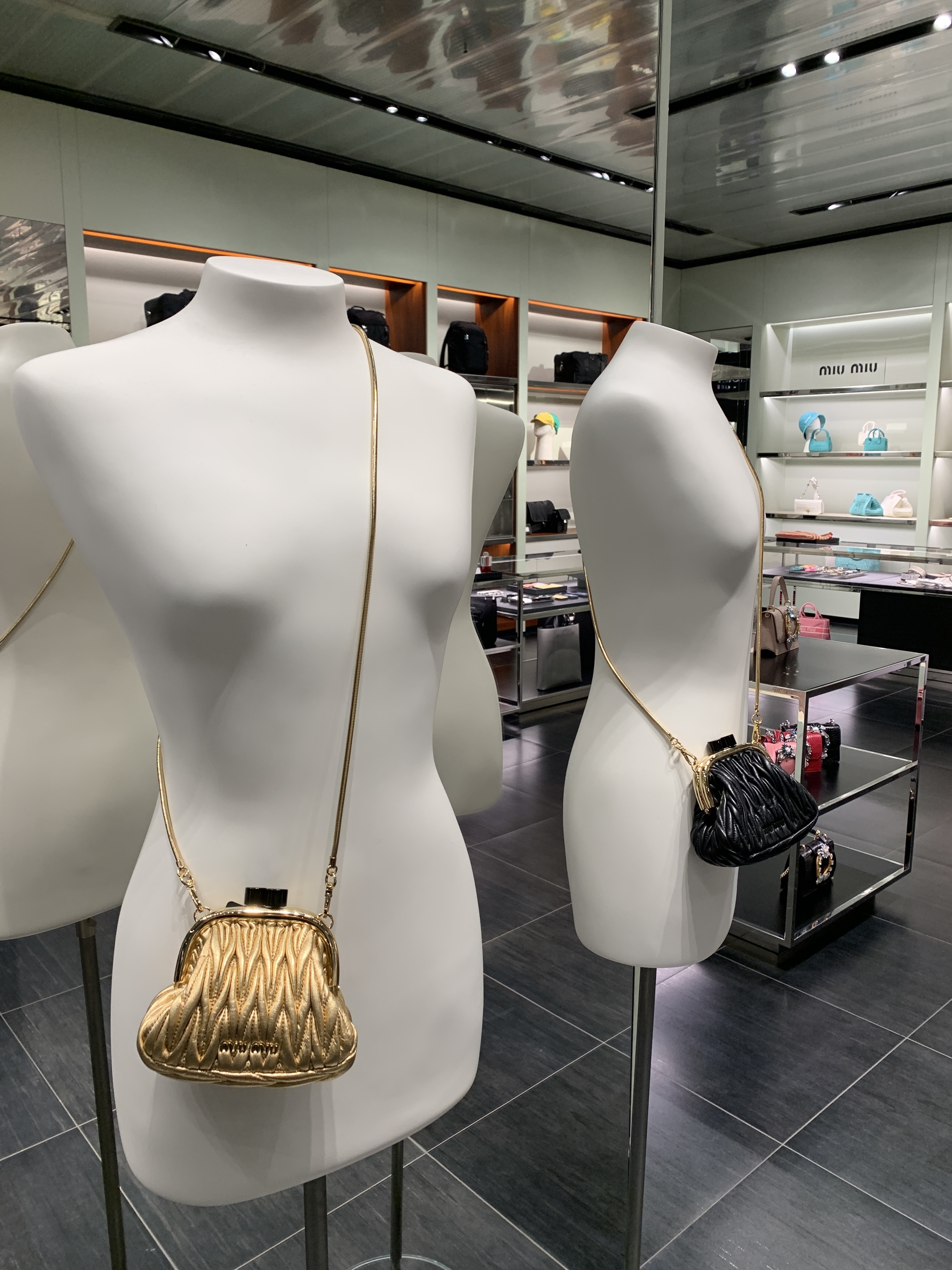 MIUMIU ナッパマテラッセミニチェーンショルダーバッグ 5BP016