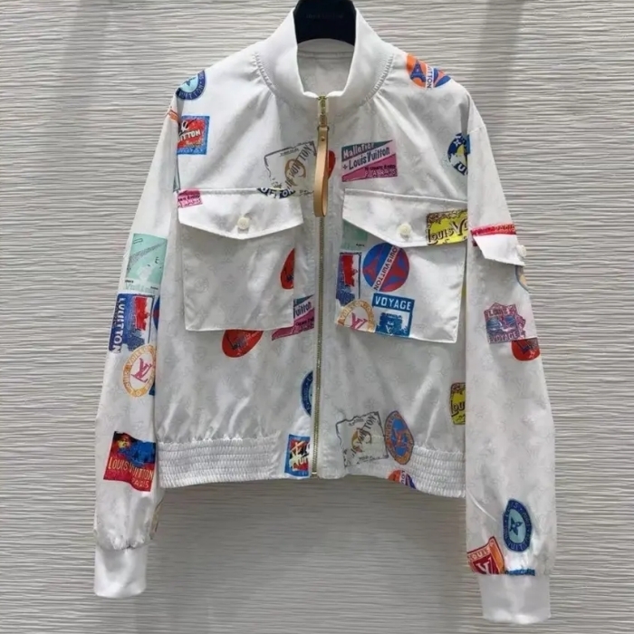 《LVロゴ》Louis Vuitton トラベルパッチボンバージャケット
