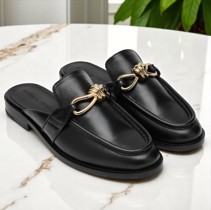 海外希少【BOTTEGA VENETA】ブラック アステア モカシン