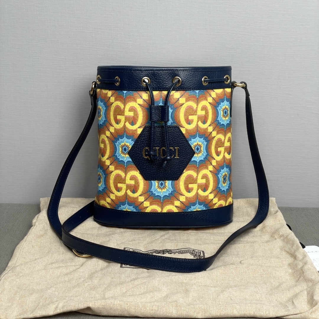 ★送料込★ GUCCI GGカレイドスコープ ショルダーバッグ