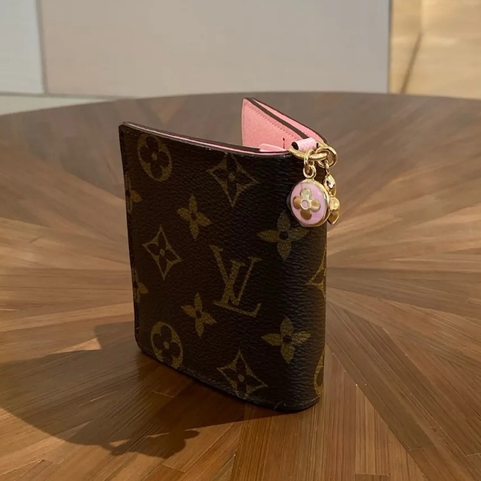 《モノグラム》Louis Vuitton チャームズ・ポケットウォレット