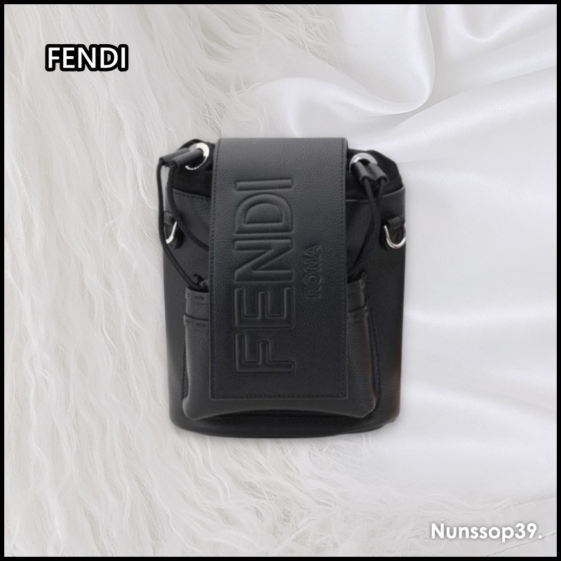 《FENDI》 ミニ ストライク バッグ