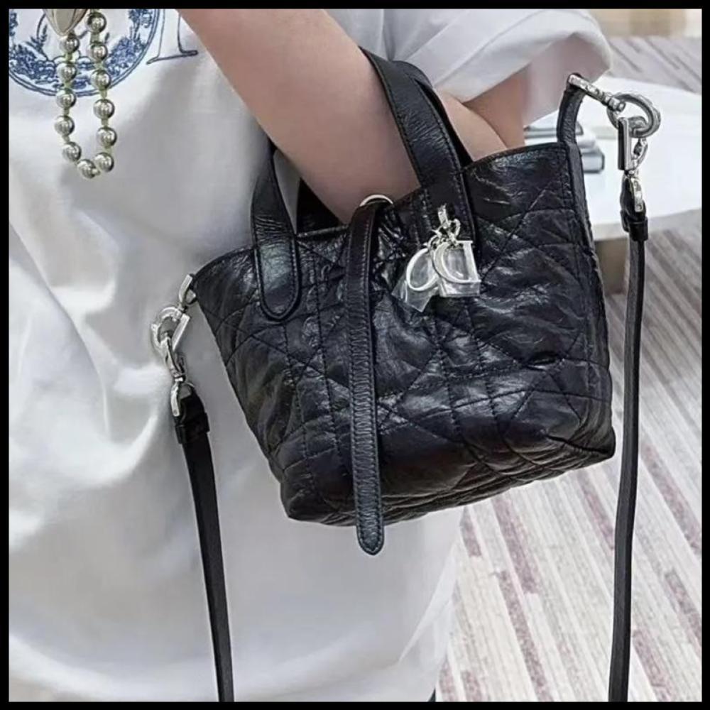 【上品さを演出♪】DIOR トートバッグ