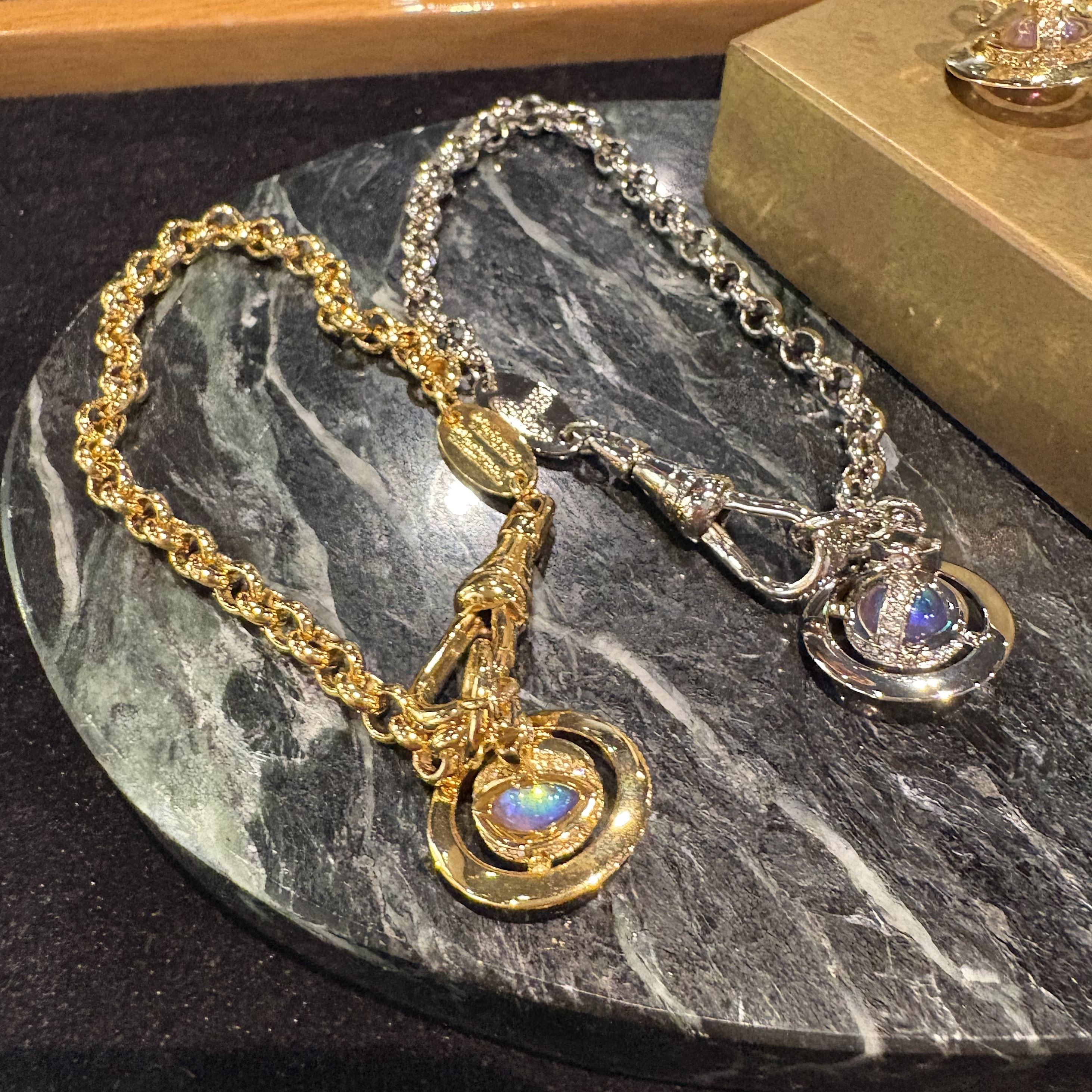 Vivienne Westwood 七色★オーロラ カラー オーブ ブレスレット