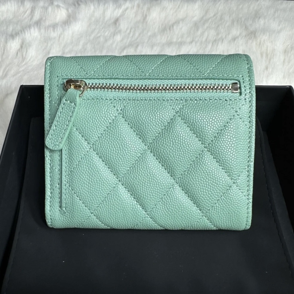 《上品でかわいい存在感♪》定番大人気★CHANEL 三つ折り財布