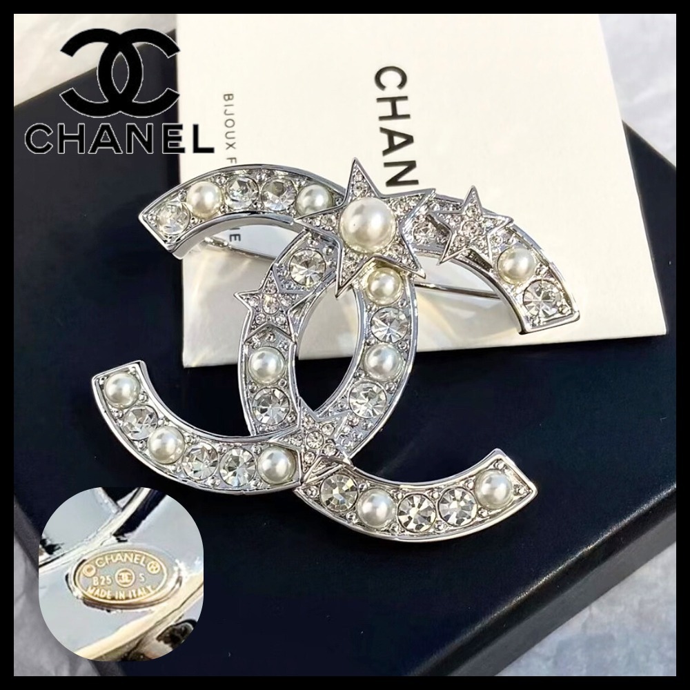 【ひとさじの煌めきで、装いに魔法を。】CHANEL ブローチ