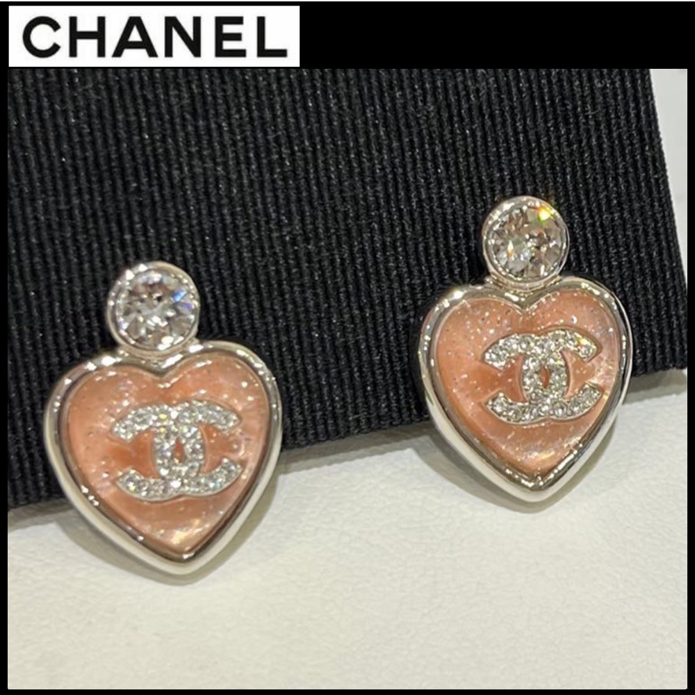 愛らしいハートモチーフ 上品な輝き【CHANEL】ハートピアス