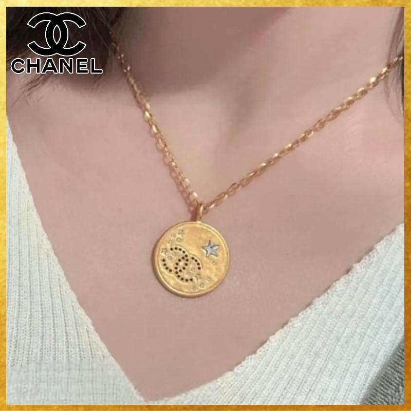 【ゴールドのメダルが可愛い】 CHANEL CCロゴ ネックレス