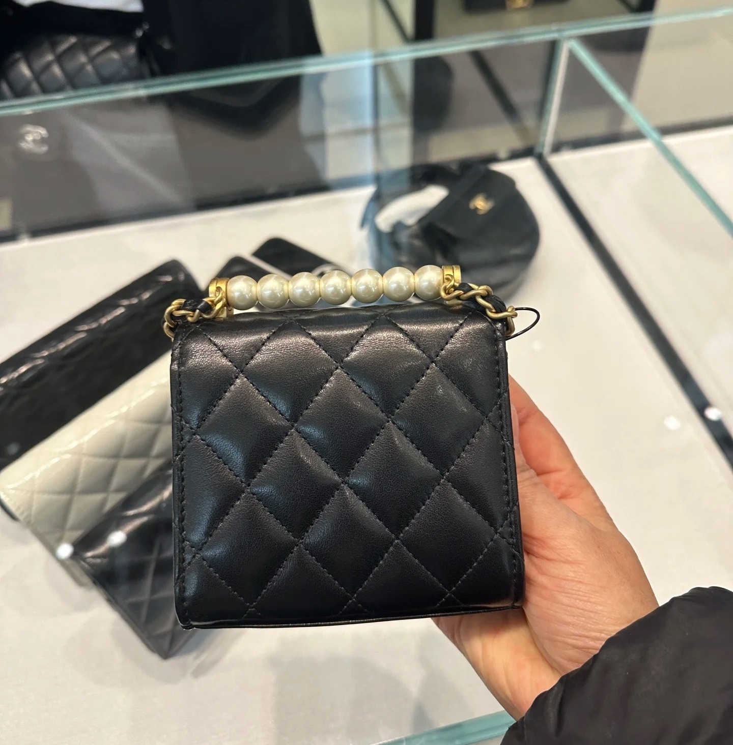 《小さくて、強い存在感》CHANEL クラッチバッグ