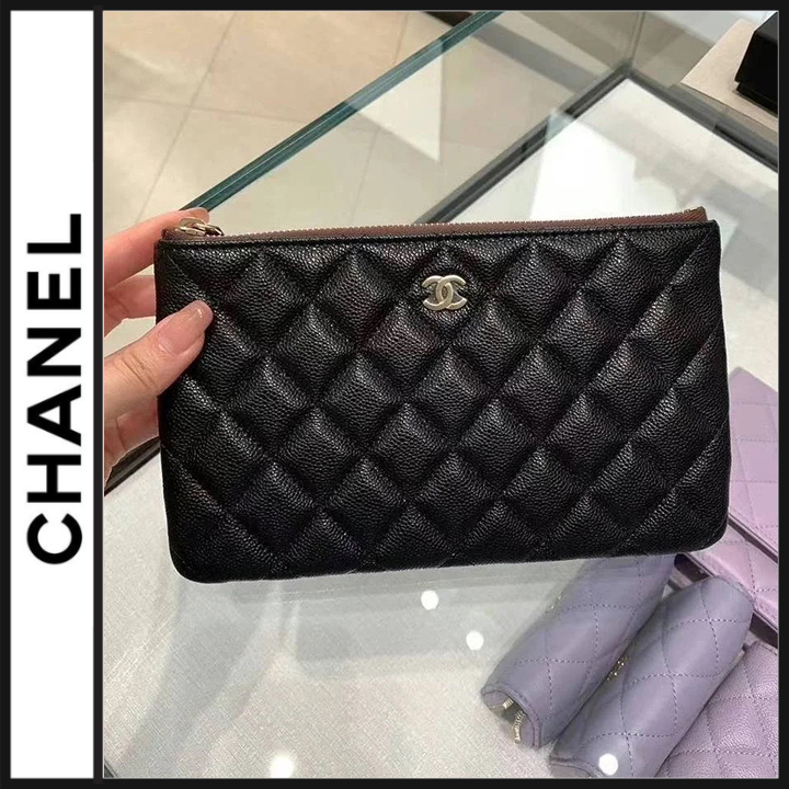使い方はそれぞれ♡CHANEL クラシック スモール ポーチ