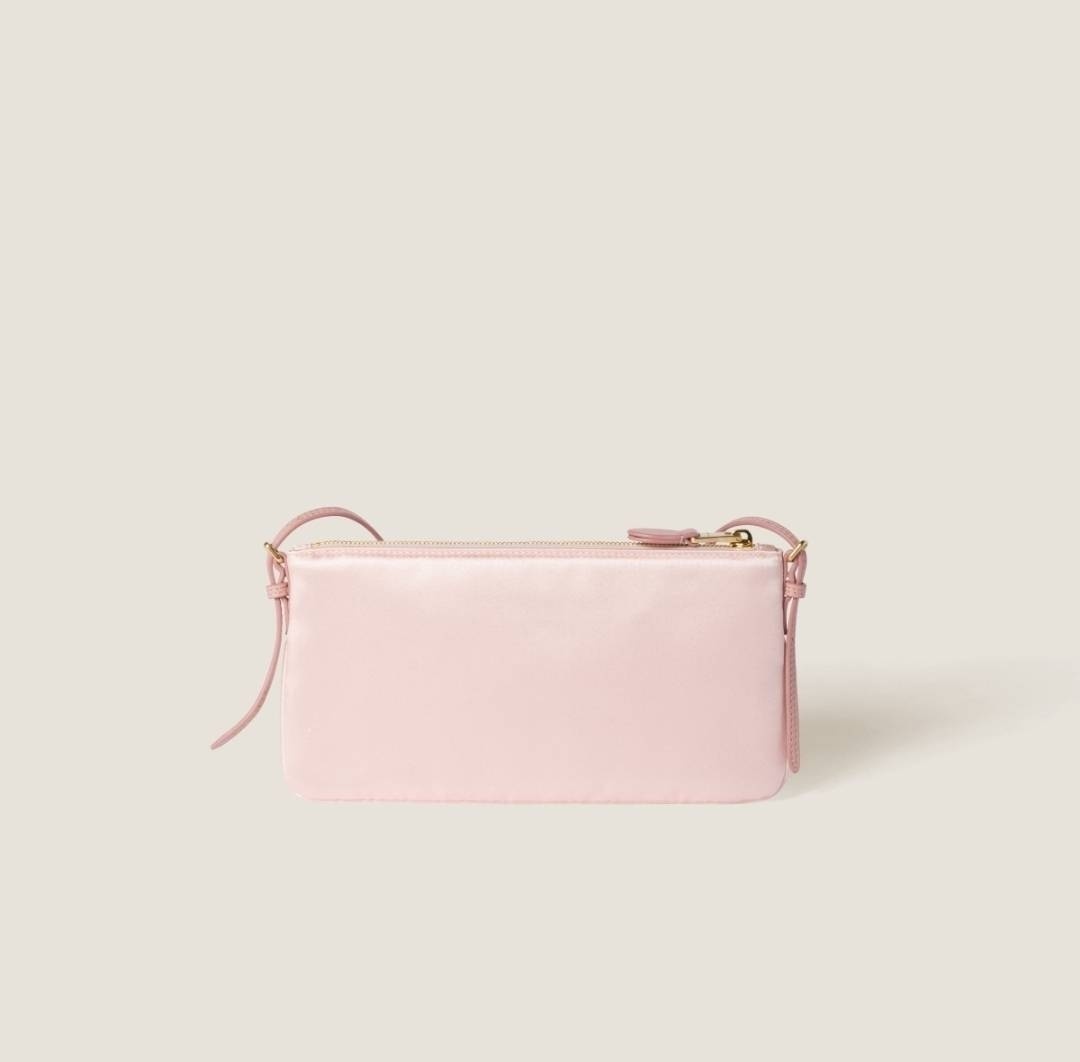 《MiuMiu》サテン ミニ ポーチ