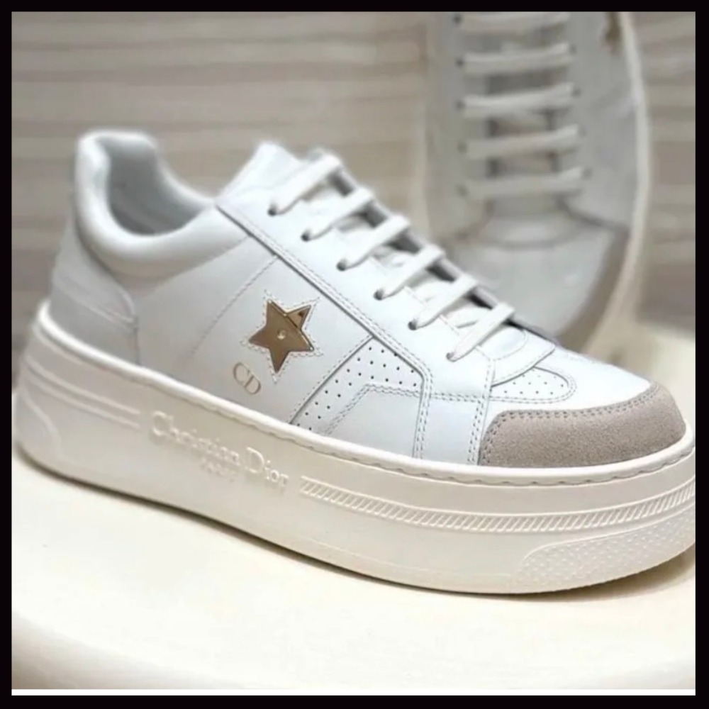 【スターがアクセントに♪】DIOR スニーカー