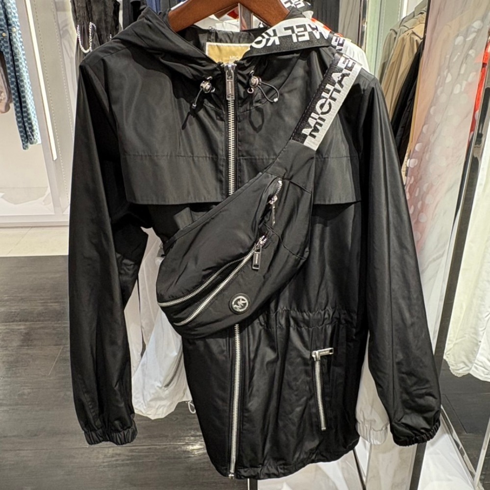 人気海外ブランドアイテム｜ファッション通販 即日発送☆Michael Kors☆ロゴテープ ジャケット ペニーバッグ ジャケット・アウター