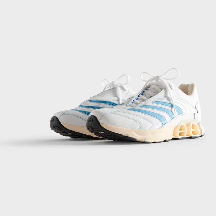 コラボ《KITH NYC×adidas》フットボール プレデター メガライド